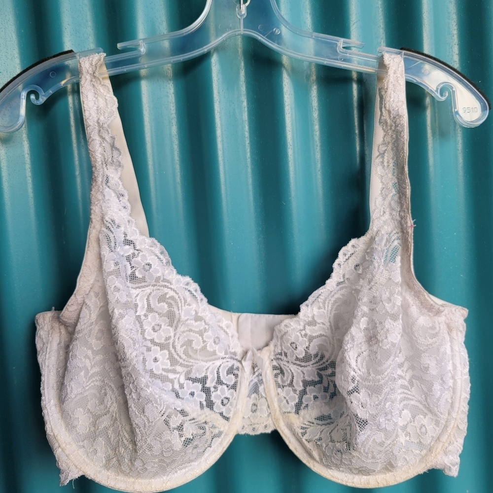 Smart and Sexy White Lace Underwire Full Cup Bra 40DDD